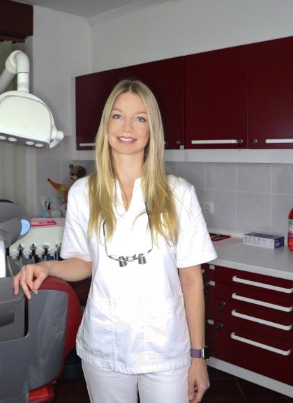 Dr. Sutka Anita - Fogorvos